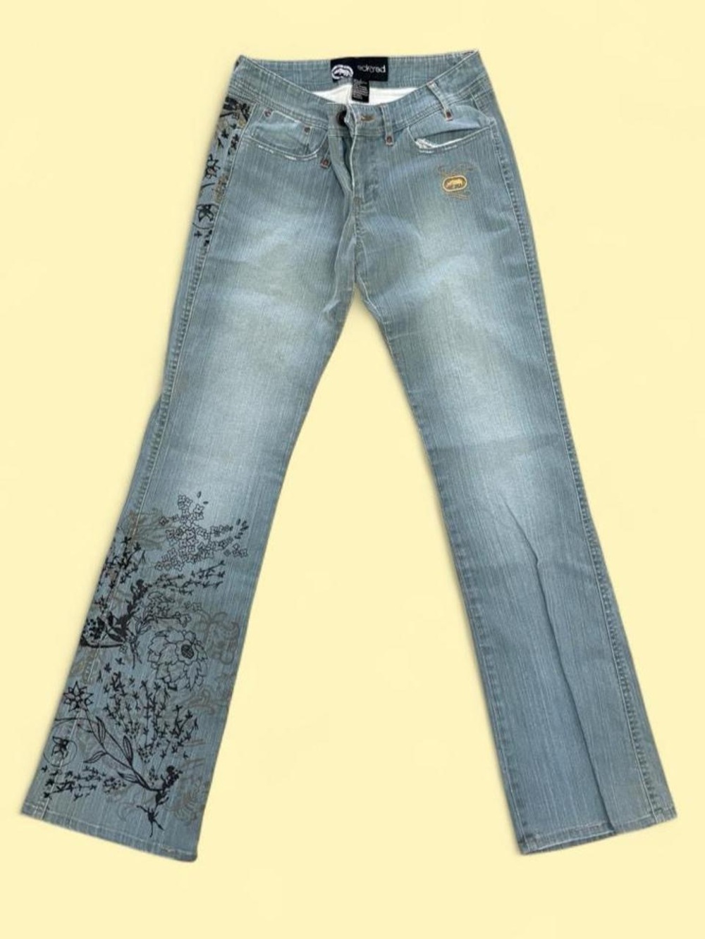 ✨Y2K ecko low rise
bootcut jeans with black floral and vine embroidery✨